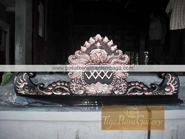 Mahkota joglo tembaga