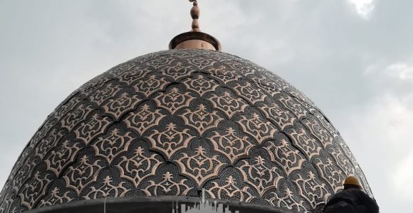 Kubah Masjid Awet Dari Tembaga